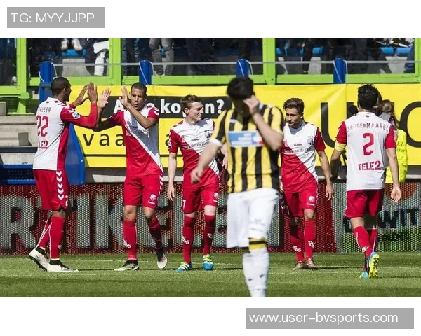 埃因霍温宣布续约主帅彼得博斯至2028年力争荷甲三连冠