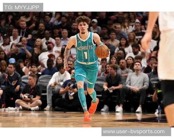 里斯观看魔术比赛后迅速赶往多伦多支持弟弟朱利安贡献9分6板表现出色